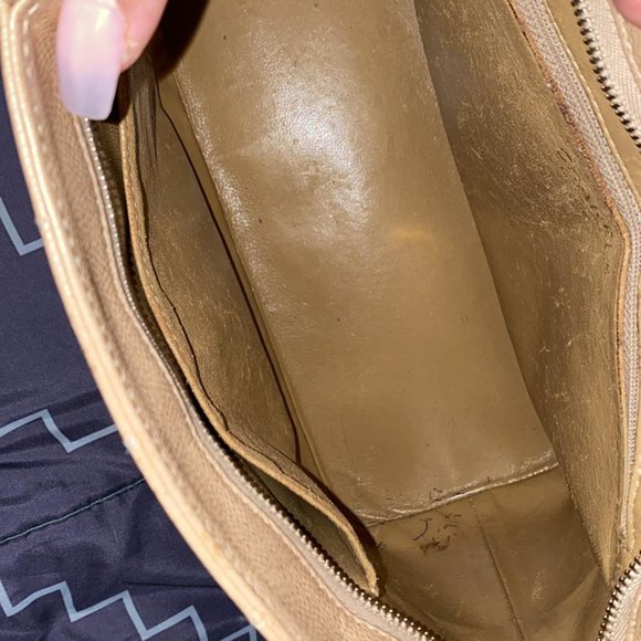 CHANEL Caviar Medallion Tote - Picture 6 of 6